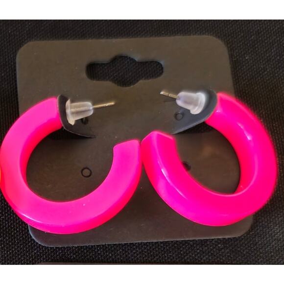 Hot Pink Hoop Earrings 1.2" Retro 1980s Neon Chunky Pierced Acrylic Gift Bag Y2K - Picture 1 of 6
